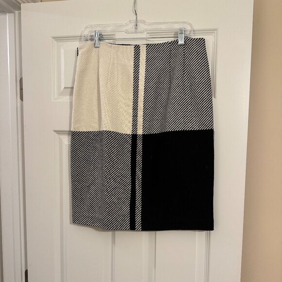 Talbots Black Ivory Color Block Plaid Wool Blend Straight Skirt 10 - Picture 2 of 3